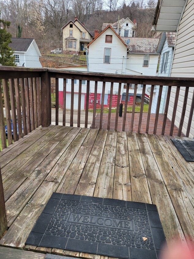 Primary Photo - 410 Maple St