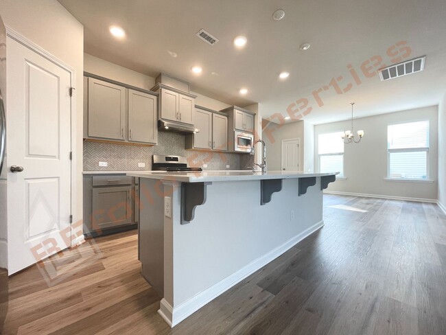 Building Photo - Beautiful 4 Bedroom 2.5 Bathroom Home w/ G...