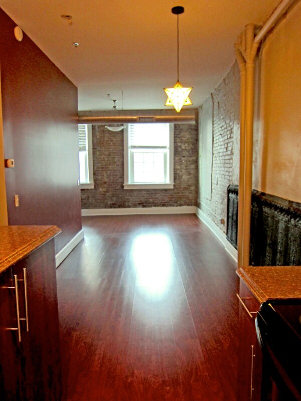 Building Photo - 206 State St