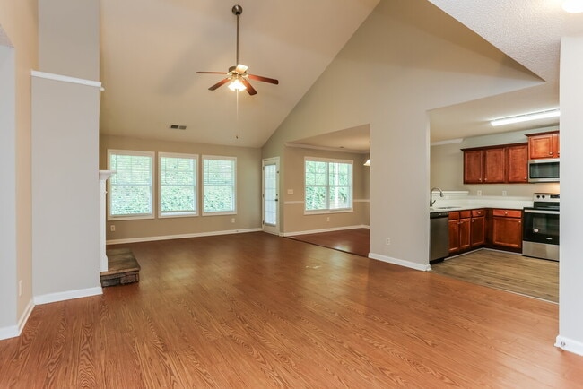 Foto del edificio - 3925 Pine Village Pl
