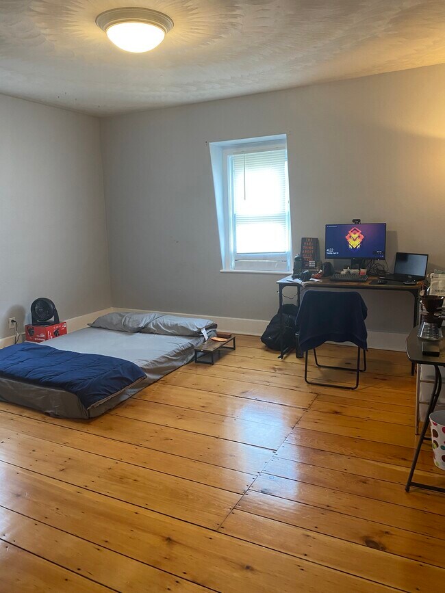 Building Photo - 17 Wachusett St