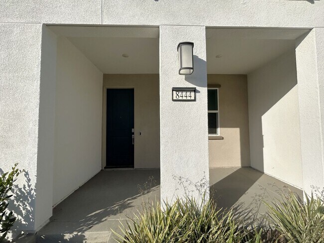 Building Photo - Milk Thistle Ln  Chino, 91708  (4 Bed, 4 Bath)