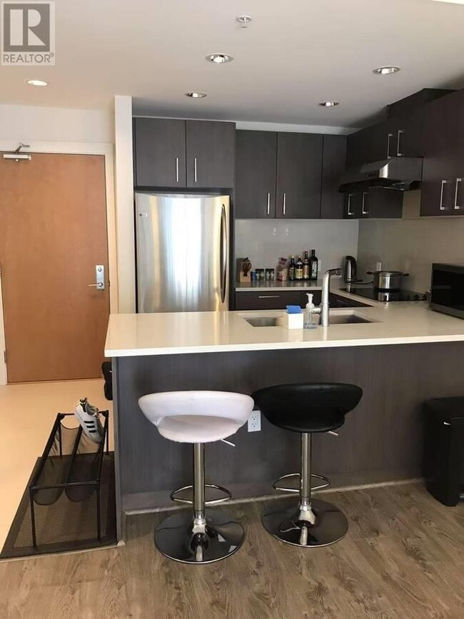 Photo du bâtiment - 5983-5983 Gray Ave
