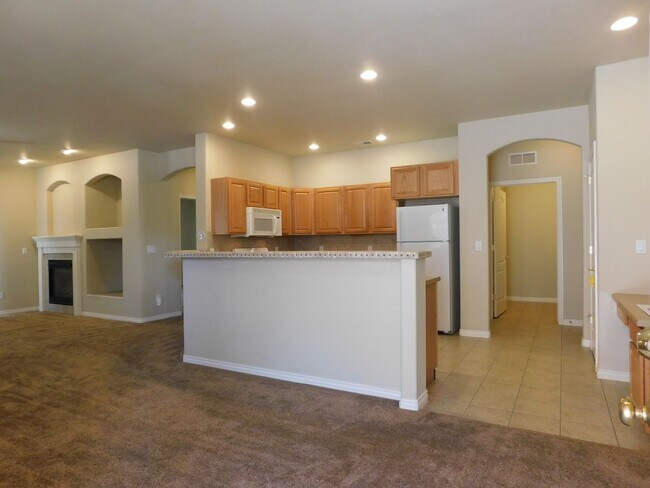 Foto del edificio - Spacious 2-Bed in Fountain Greens!