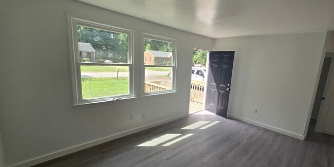 Foto del edificio - 2 bedroom duplex in Prince George
