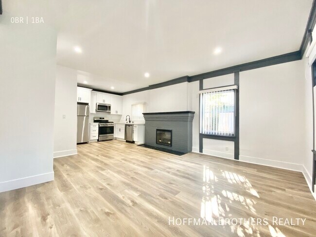 Foto del edificio - 2360 W Washington Blvd