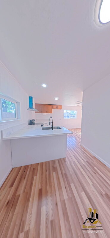 Foto del edificio - 2389 Empress St