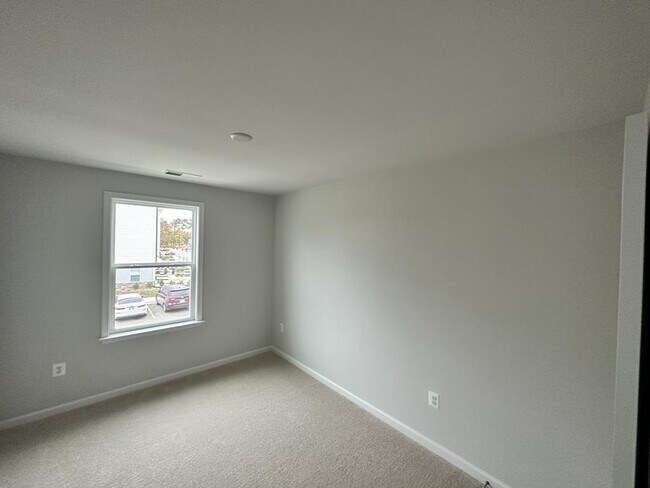 Building Photo - 545 McCormick Farm Dr