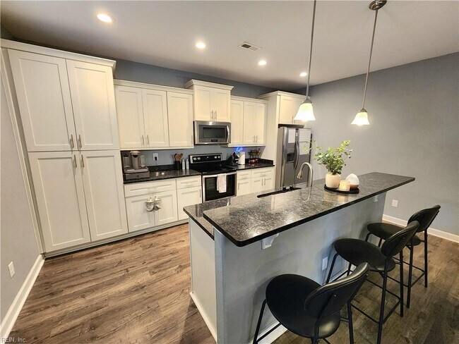 Building Photo - 2813 Overbrook Ave