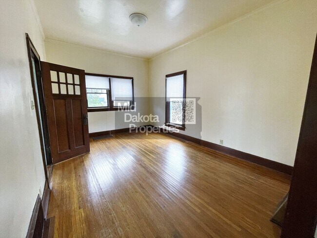 Foto del edificio - 723 W 5th Ave