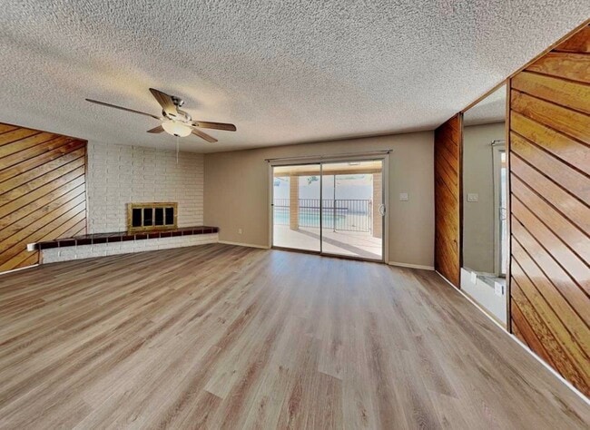 Building Photo - 4507 W Gardenia Ave
