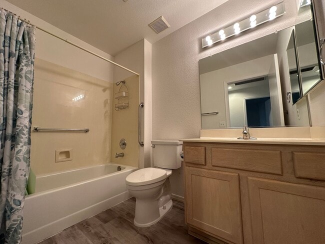 Foto del edificio - 2 Bedroom 2 Bathroom Sun City Summerlin To...