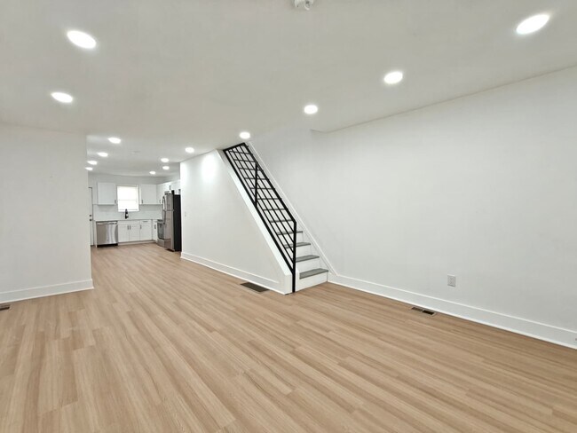 Building Photo - 143 N Conestoga St