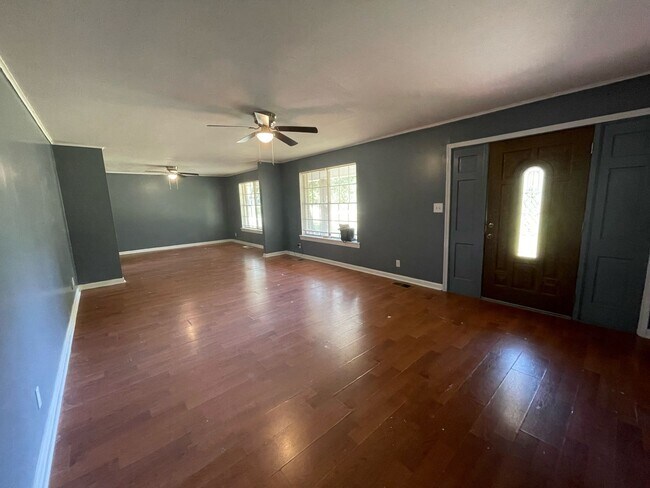 Foto del edificio - 3 Bedroom 2 Bath Home in Clinton
