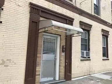 Primary Photo - 779 Broadway