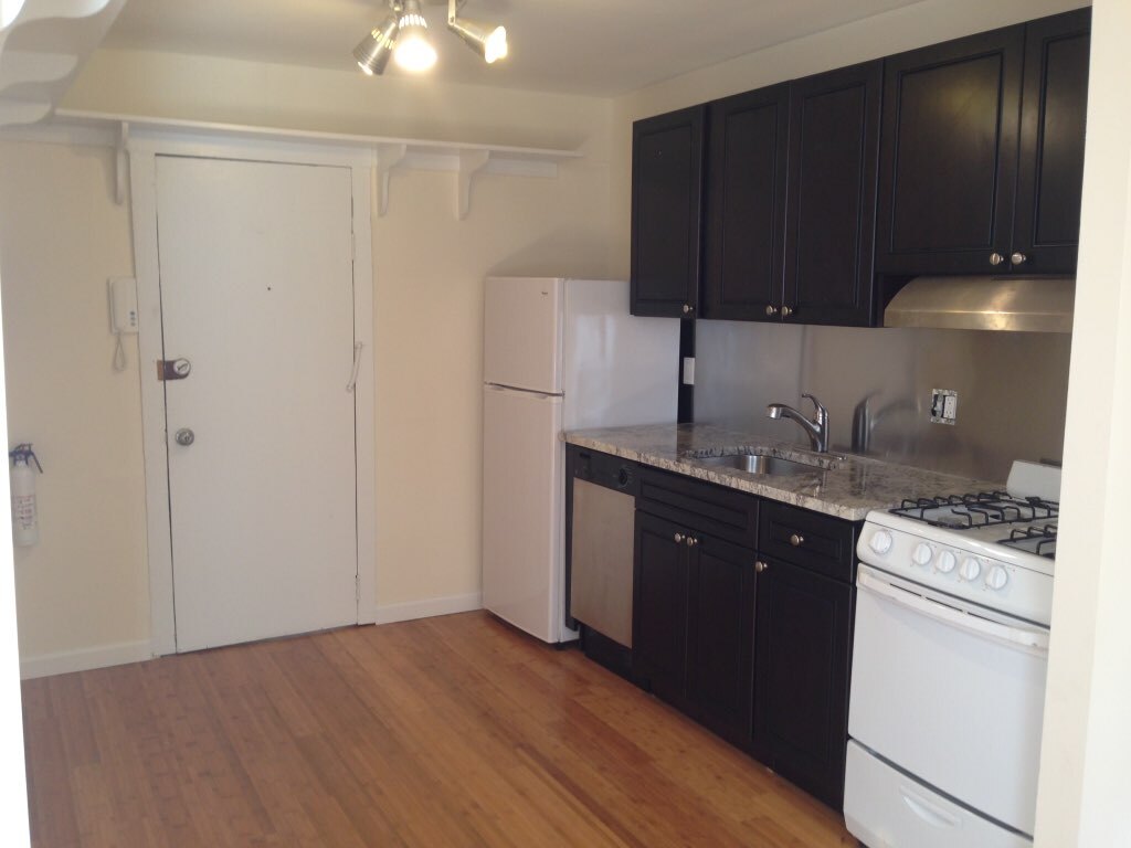 Primary Photo - 1212 Spruce St