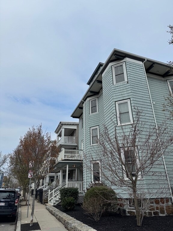Building Photo - 84 Romsey St