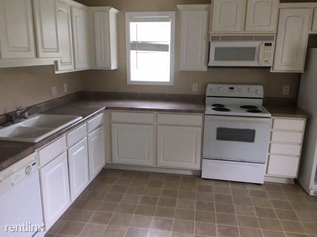 Foto del edificio - 3 br, 2 bath House - 19180 N Clairmonte St