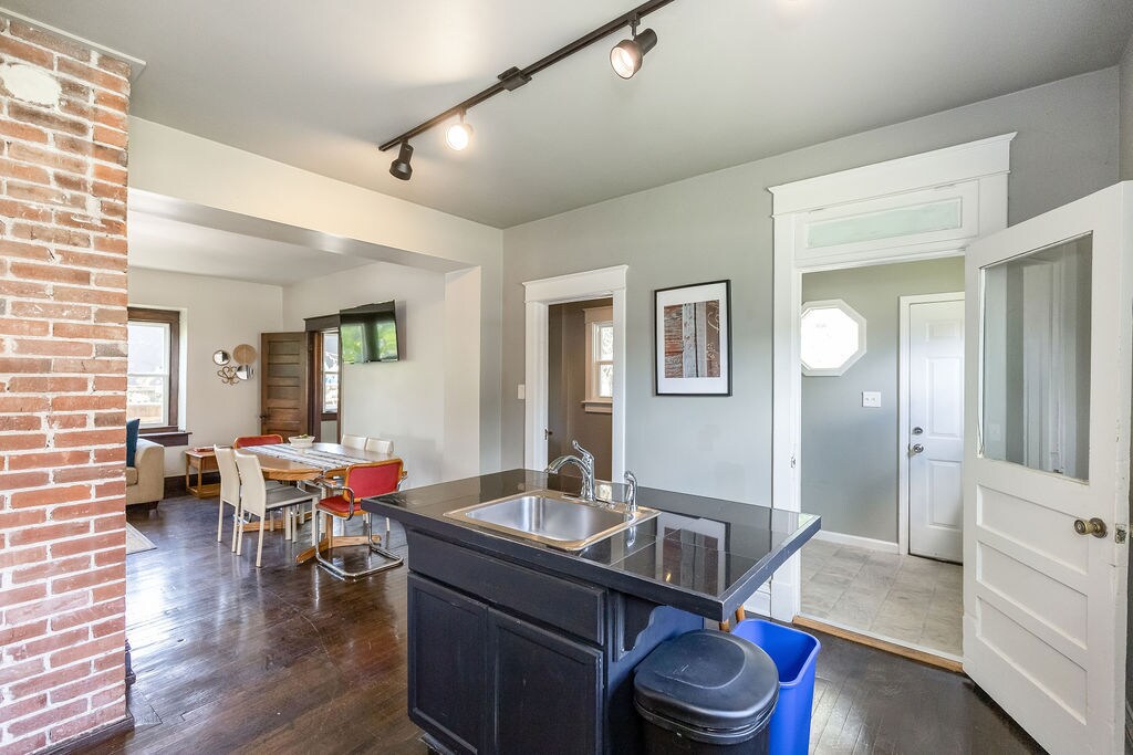 Foto principal - 7340 Leavenworth Rd