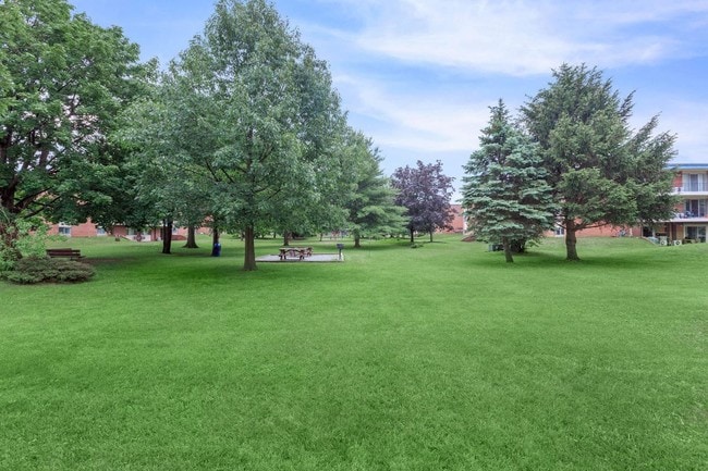 Building Photo - North Pointe Apartments