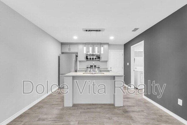 Foto del edificio - 1001 W Sunset Valley St