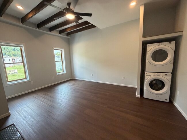 Building Photo - 2331 Chapline St