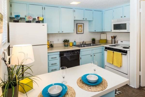 Foto principal - 3405 Helms St