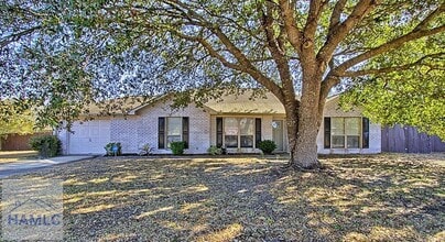 Building Photo - 404 Clairemore Ct