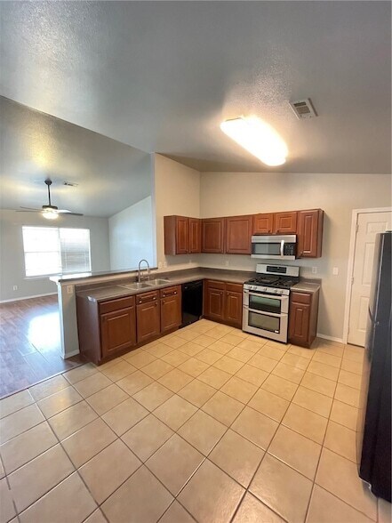 Foto del edificio - 1132 Nelson Dr