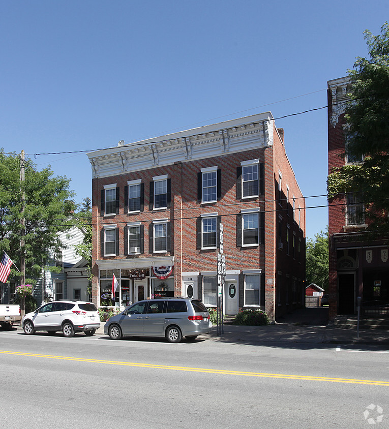 Foto principal - 334 Main St