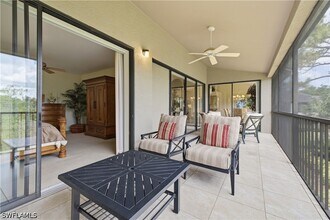 Building Photo - 27038 Oakwood Lake Dr