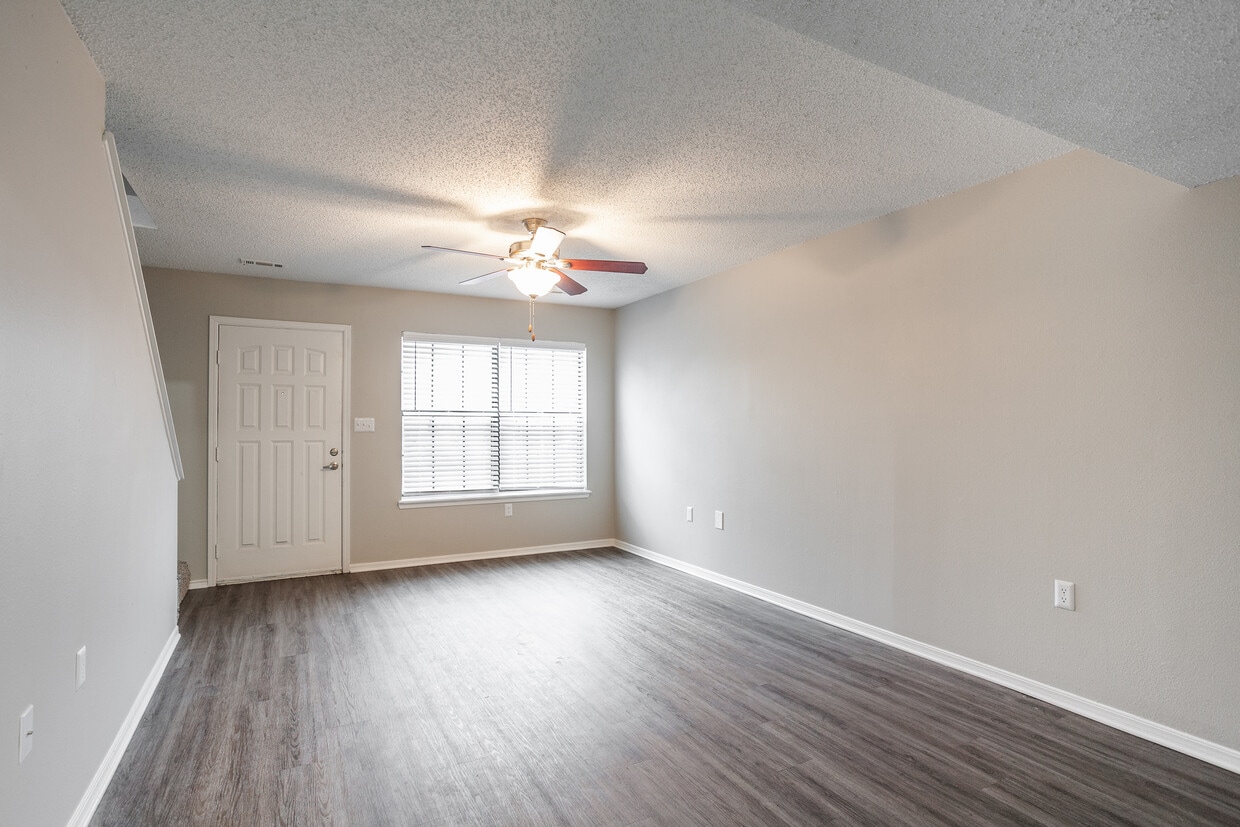 The Life at Rolling Meadows 4404 W Wedington Dr Fayetteville, AR