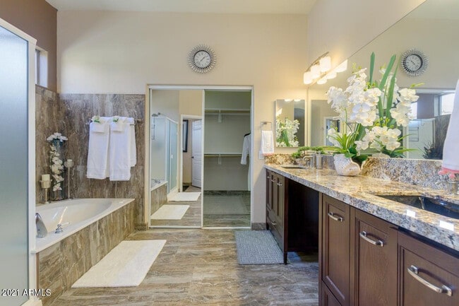 Foto del edificio - 3922 E Carson Rd