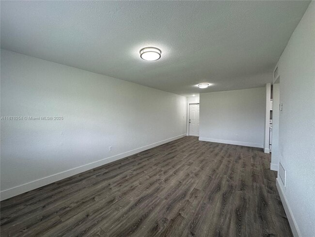 Building Photo - 2843 Fillmore St