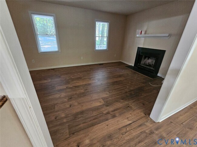 Foto del edificio - 3317 7 Oaks Terrace