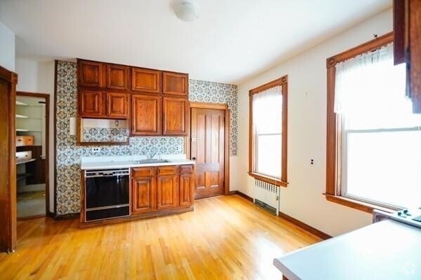 Building Photo - 174 Pleasant St