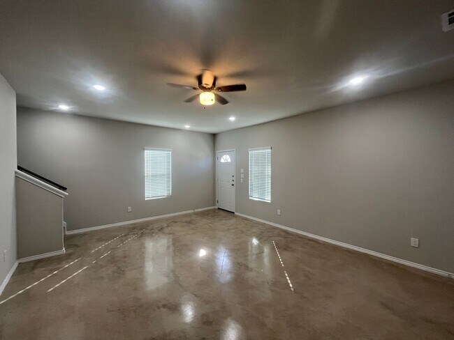 Building Photo - 8735 Key Windy Way