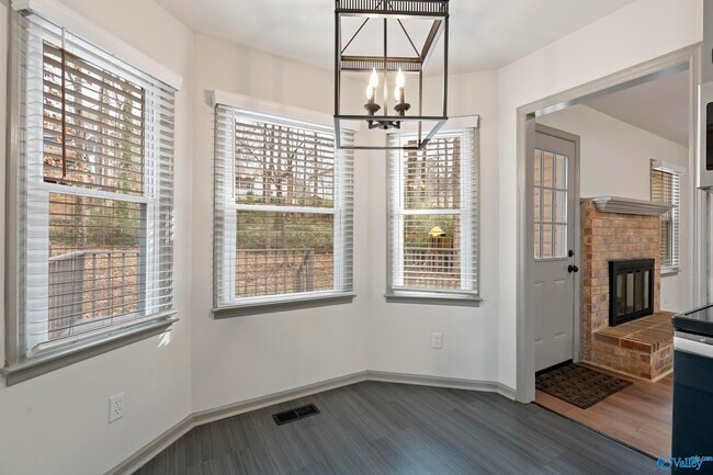 Building Photo - 220 Andra St