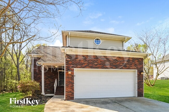 Building Photo - 811 Willow Ln