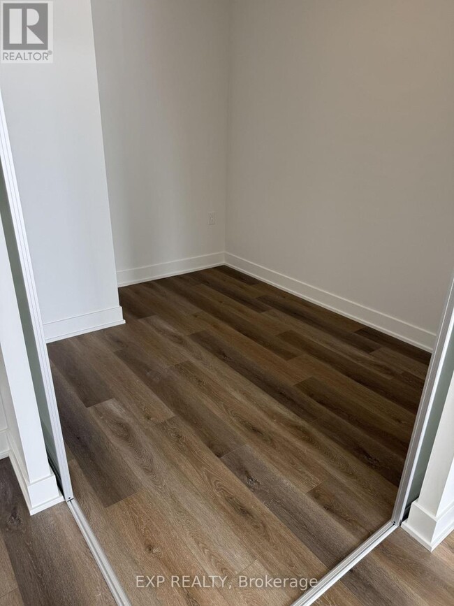 Building Photo - 2088 James St