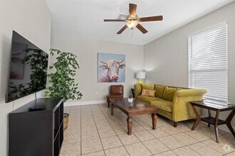 Building Photo - 2215 Katy Ln