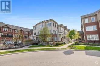 Building Photo - 2500-2500 Hill Rise Ct