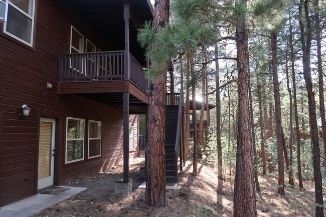 Building Photo - 960 Cedar Ridge Run
