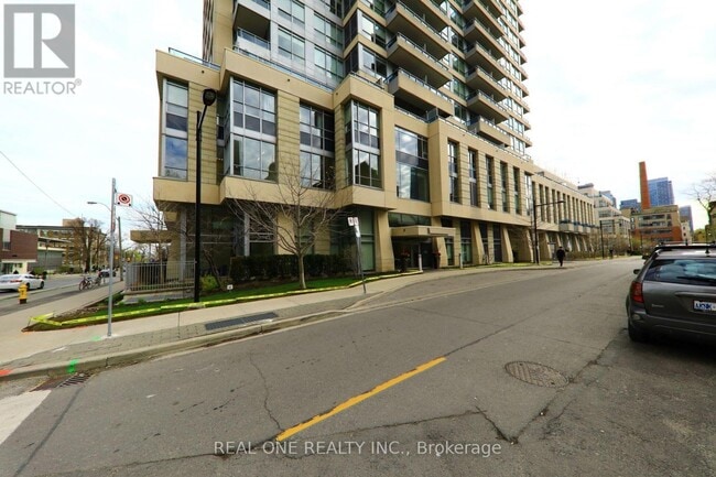 Building Photo - 500 Sherbourne St