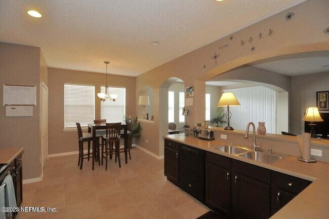 Building Photo - 10853 Brandon Chase Dr