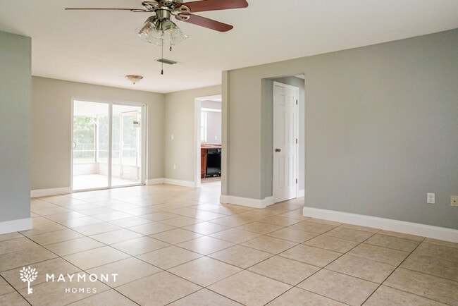 Building Photo - 3834 San Luis Dr