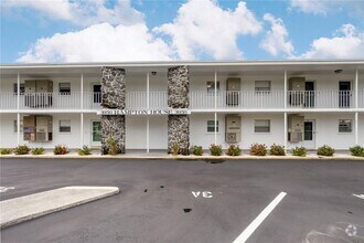 Building Photo - 3950 Roxane Blvd