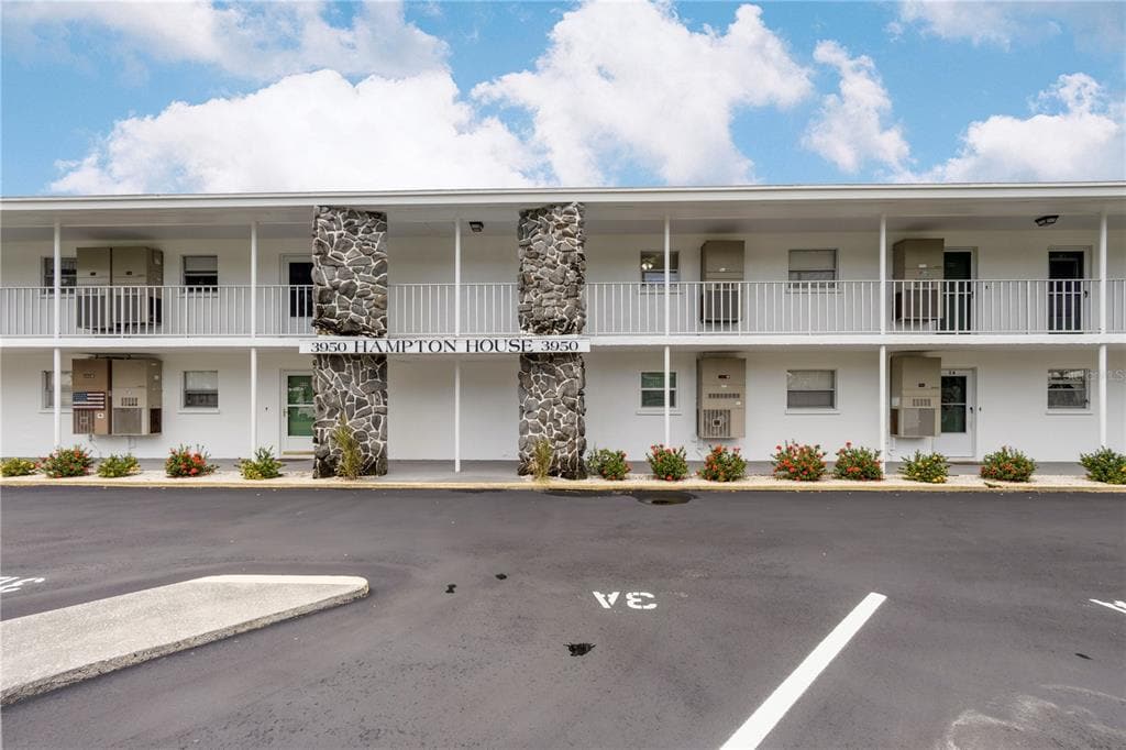 Primary Photo - 3950 Roxane Blvd