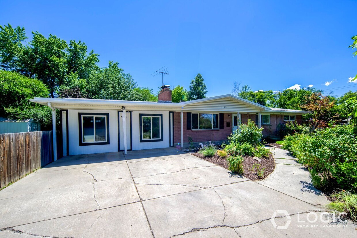 Foto principal - Stunning Single Family Home In Excellent L...