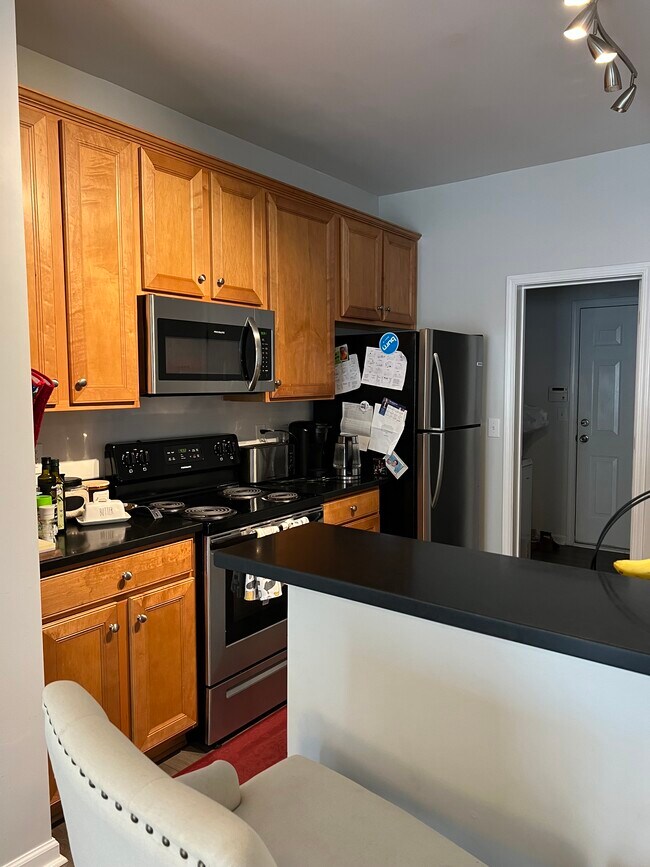 Building Photo - 2343 Calabassas Ln
